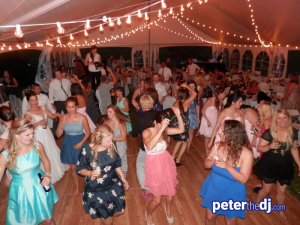Outdoor Weddings: Rent a Tent