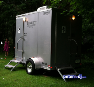Outdoor weddings: Port-a-potty